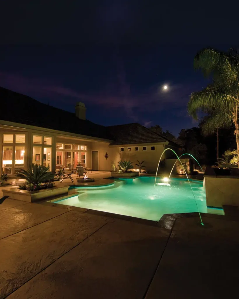 Building Backyard Dreams EnjoyMag Oct25 Luxury Pool 5 Insta.jpg